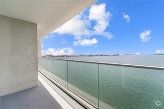 Building Photo - 800 Claughton Island Dr
