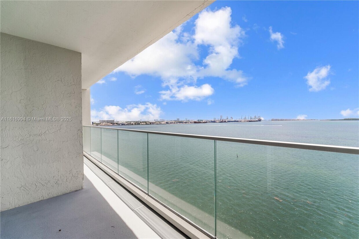 Foto principal - 800 Claughton Island Dr