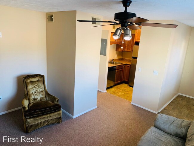 Building Photo - 2 br, 1 bath House - 559 W. Glenn Avenue #...
