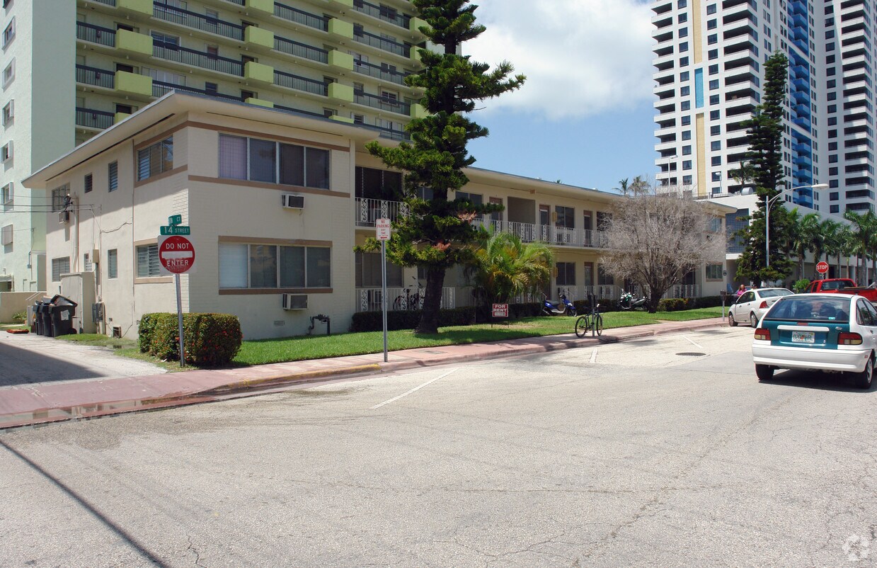 Foto principal - 1240 14th St
