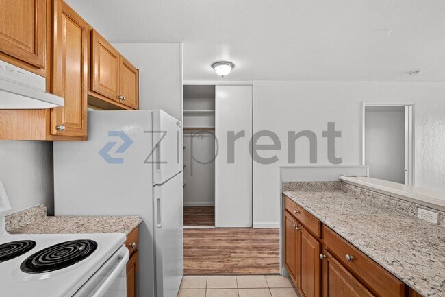 Building Photo - 100 Village Dr