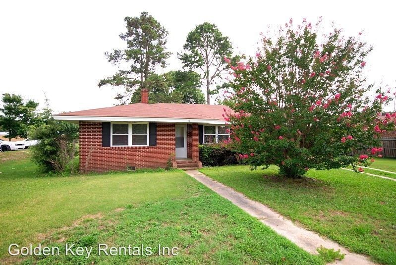 Primary Photo - 3 br, 2 bath House - 100 E. Main St.