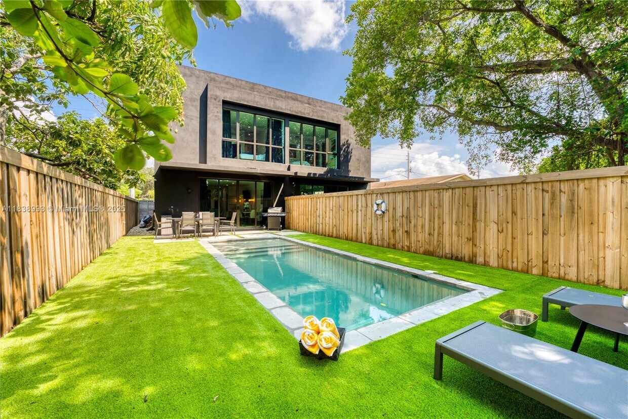 Foto principal - 58 NW 52nd St
