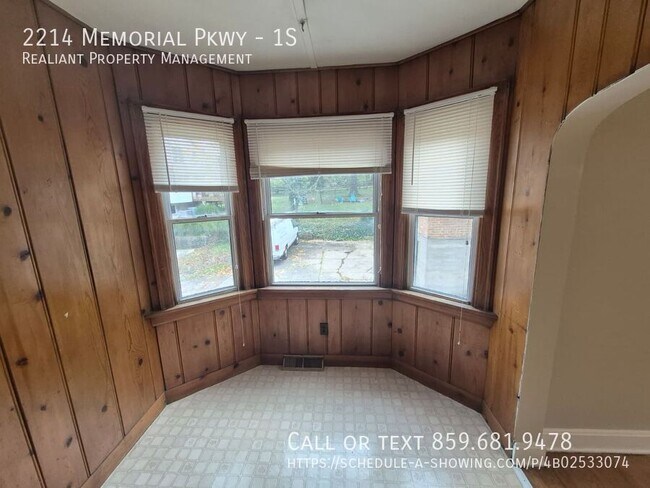 Foto del edificio - 2214 Memorial Pkwy