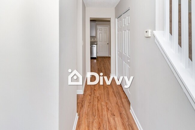 Foto del edificio - 2872 River Ridge Hill