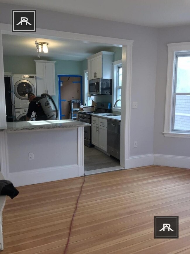 Photo - 4 bedroom in Brighton MA 02135 Apartment