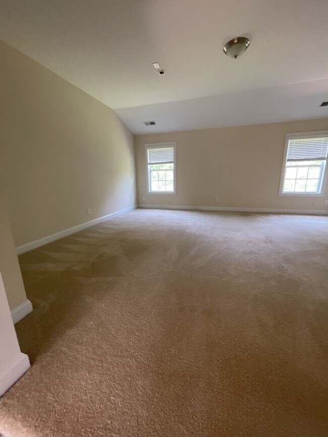 Building Photo - 838 Lion Ln
