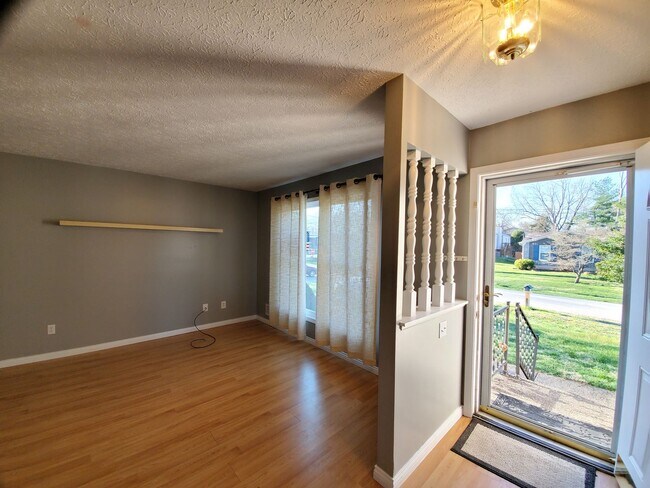 Building Photo - YOU CAN STOP YOUR SEARCH! BRAND NEW Jeffer...