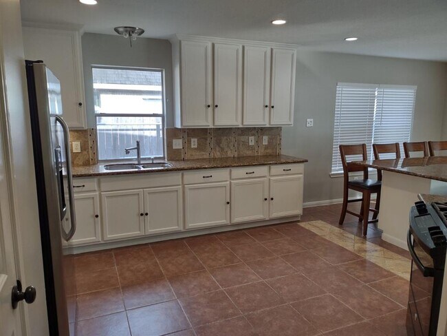 Building Photo - 3406 Glenhill Dr