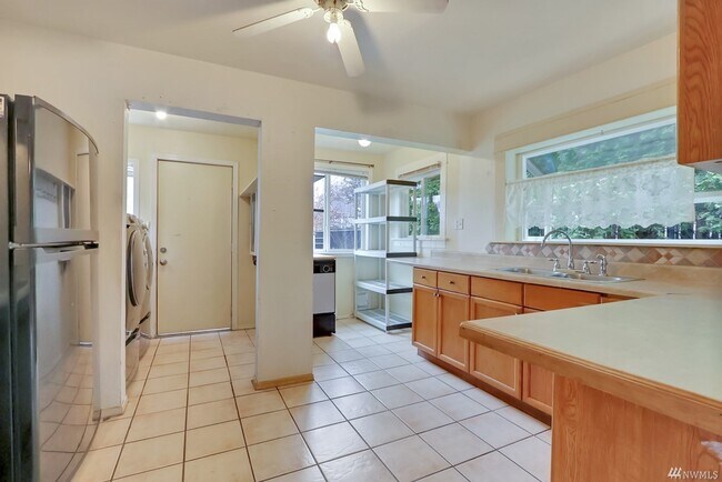 Foto del edificio - 3335 Porter St