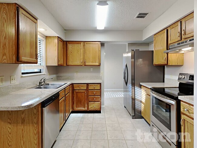 Building Photo - 7943 Longshadow Ct