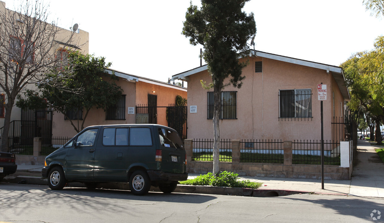 Primary Photo - 1051-1057 Daisy Ave
