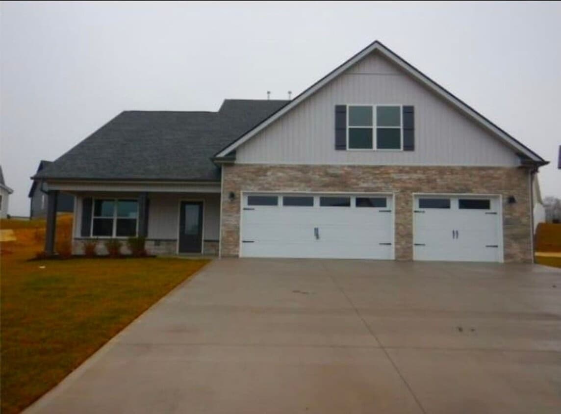 Foto principal - 7703 Mossy Lndg Ln