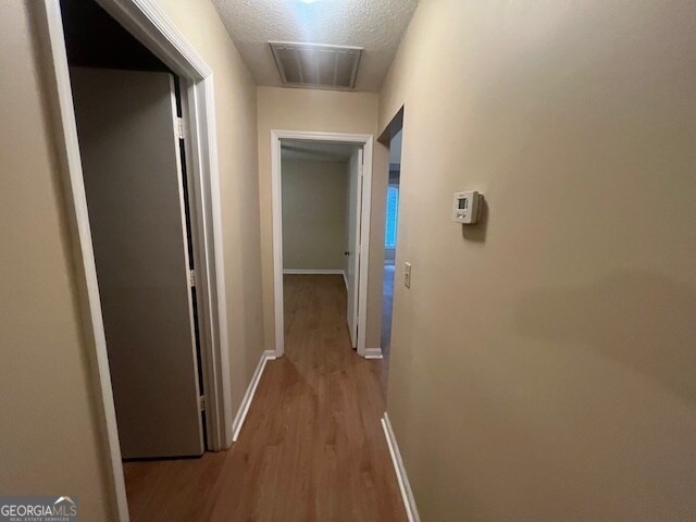 Foto del edificio - 390 Hummingbird Cir