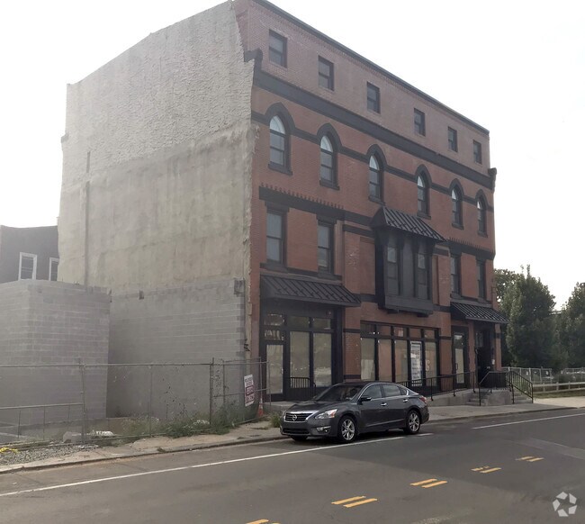 Building Photo - 1800 Ridge Ave