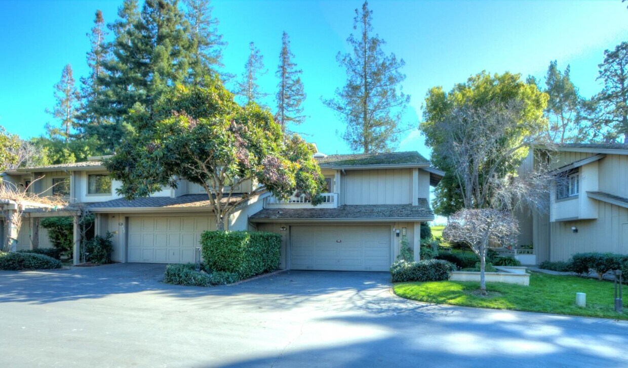 Primary Photo - 660 Sand Hill Cir