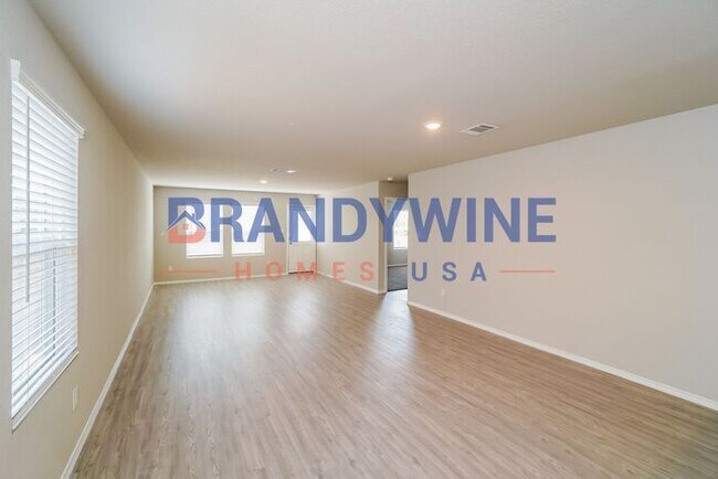 Building Photo - 50% OFF! No Application Fees - Move-in by ...