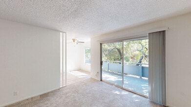 Building Photo - 823 Las Gallinas Ave