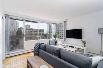 Building Photo - 1033 Haro St
