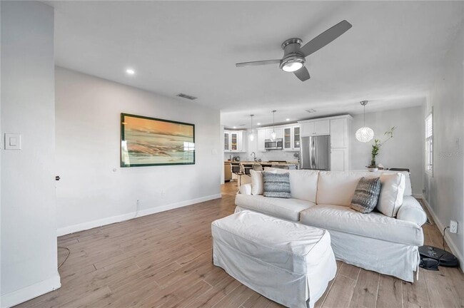 Foto del edificio - 4728 Beach Dr SE