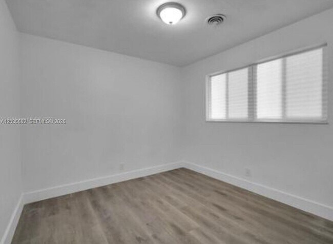 Foto del edificio - 3811 NW 6th Pl