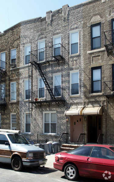 Foto principal - 1768 63rd St