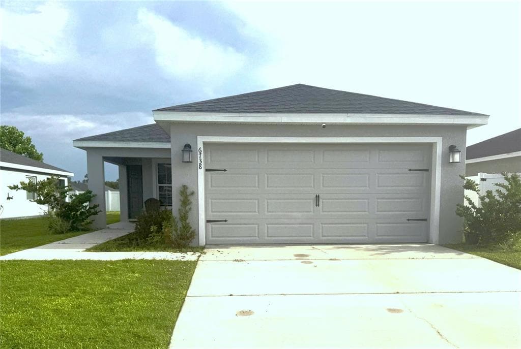 Foto principal - 6738 Hanworth Ln