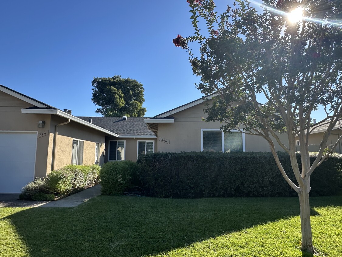 Foto principal - 844 Coolidge Ave