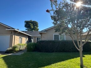 Building Photo - 844 Coolidge Ave