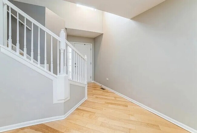 Foto del edificio - 612 Chelsea Ct