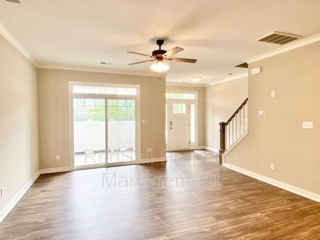 Building Photo - 707 Fishers Ct