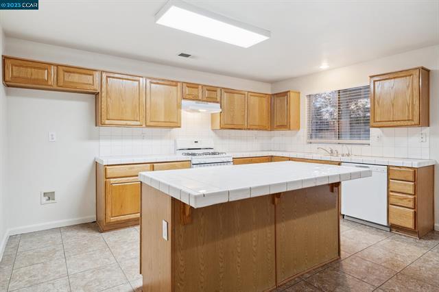 Building Photo - 394 Glenbriar Cir