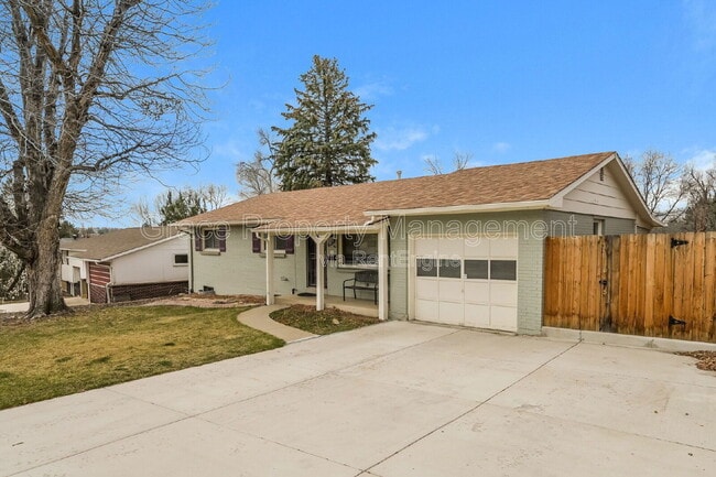 Building Photo - 2871 S Golden Way