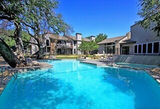 Building Photo - 7117 Wood Hollow Dr