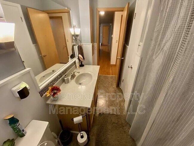 Foto del edificio - 3 Bedroom, 1 Bathroom Home in Putnam Heights
