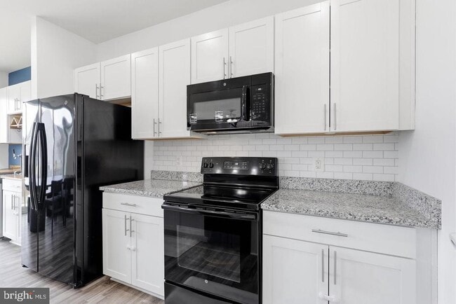 Foto del edificio - 2156 Chestnut Dr.