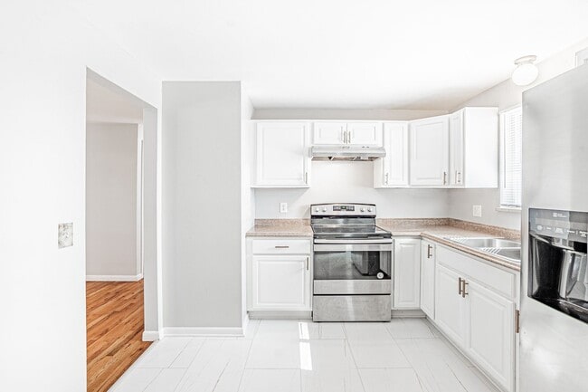Building Photo - Charming 3BD, 2BA Arvada Home with 2-Car Garage and Yard