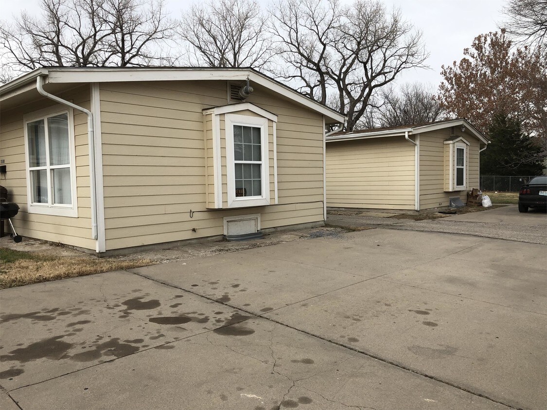 Primary Photo - 5106 E Pawnee St