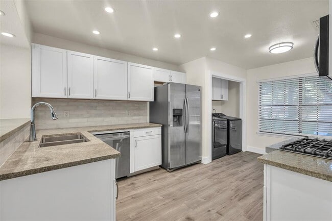 Building Photo - 12312 Yarmont Way