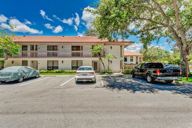 Foto del edificio - 130 Bracken Wood Rd