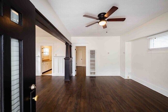 Building Photo - Georgia Street