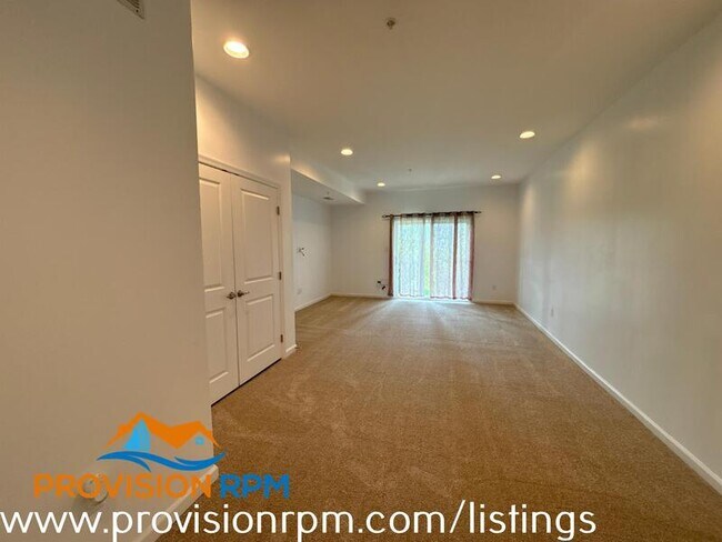 Building Photo - 465 Willow Bend Dr