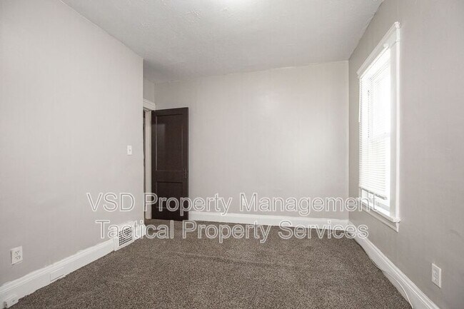Building Photo - 12819 Edmonton Ave