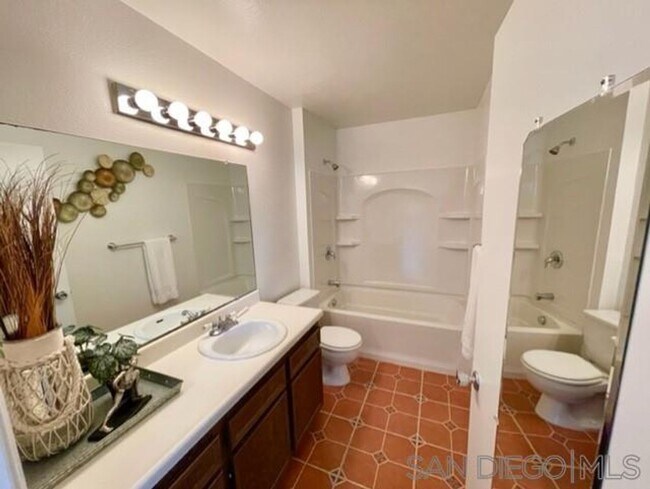 Foto del edificio - 2 Bedroom Condo in Mission Valley!