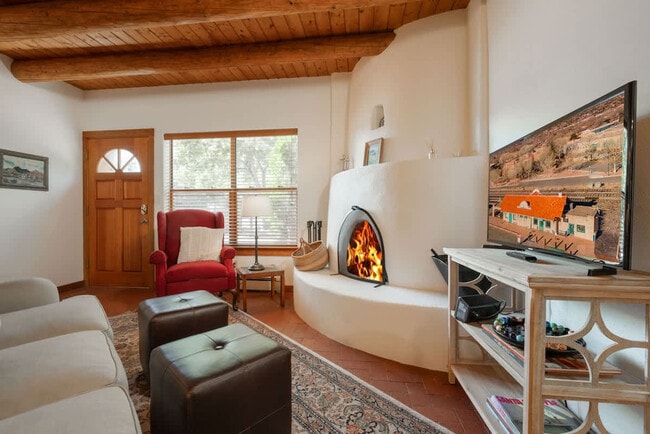 Building Photo - 209 Sena St