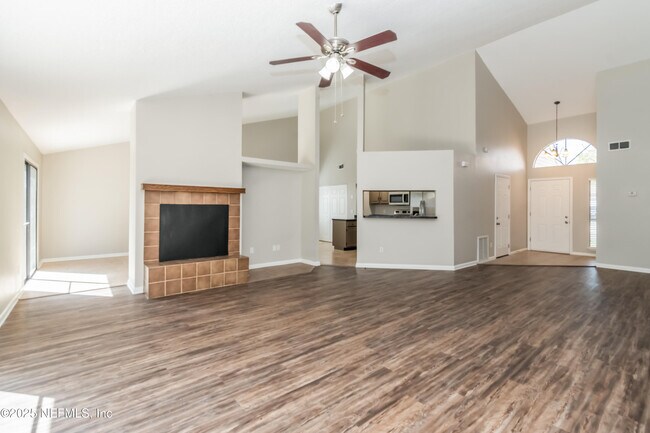 Foto del edificio - 8337 Chason Rd E