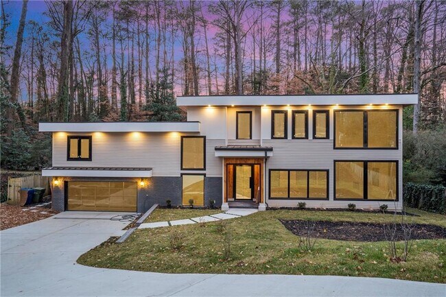 Foto del edificio - 3626 N Stratford Rd NE