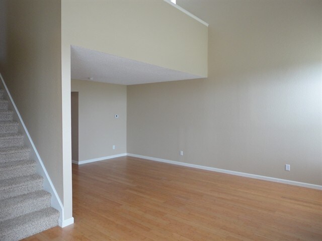Building Photo - 1502 Prairieview Lane