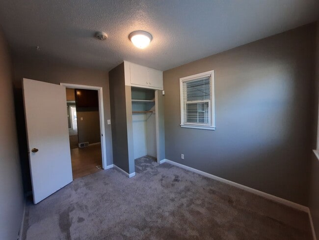 Building Photo - 3 Bedroom Home with a Fenced Yard