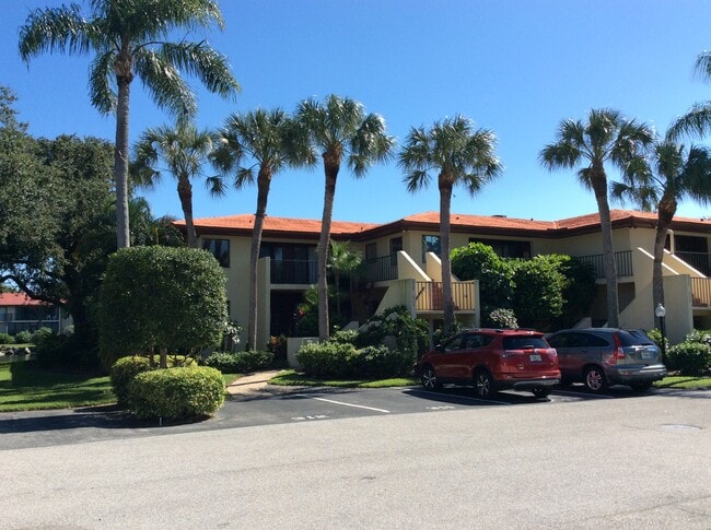 Building Photo - 6470 Seagull Dr